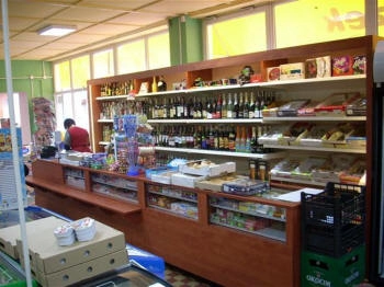 estantería productos bio vida saludable