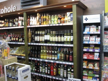 estantería productos locales especialidades regionales
