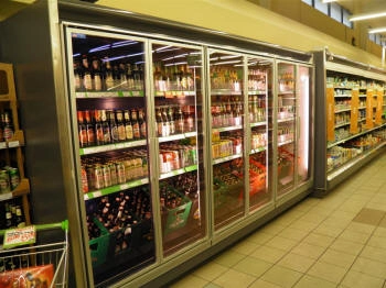 estantería frigorífica gran supermercado amplio surtido