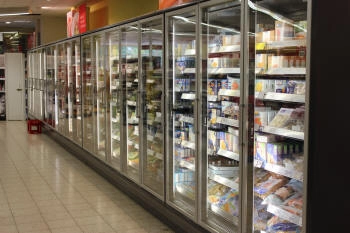 estantería frigorífica productos frescos suministro diario